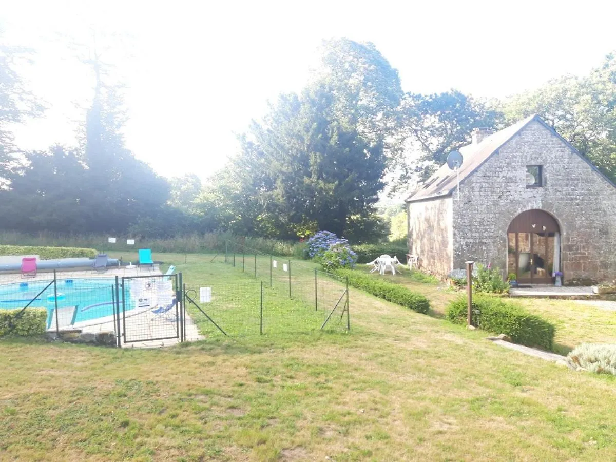Gite La Grange Langoelan Holiday home