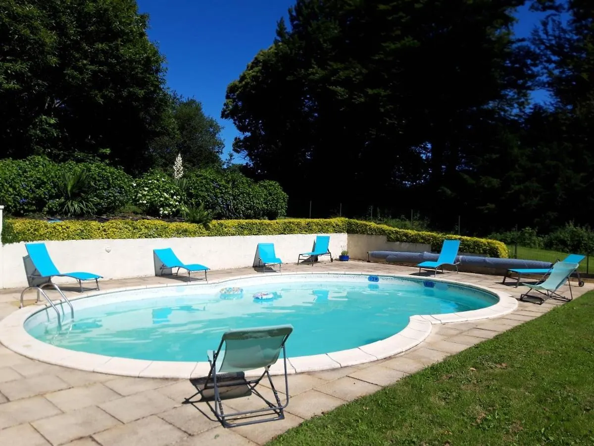 Gite La Grange Langoelan 0*,  France